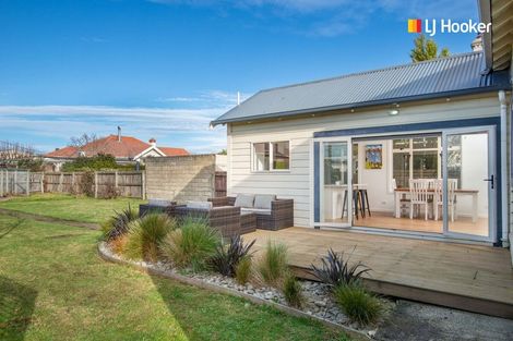 Photo of property in 69 Hargest Crescent, Saint Clair, Dunedin, 9012