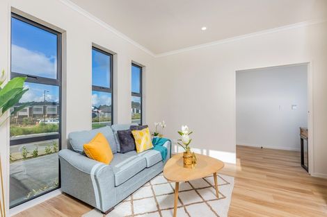 Photo of property in 3 Vintry Drive, Kumeu, 0810