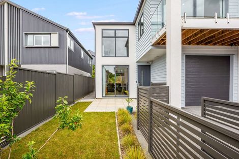 Photo of property in 21 Koreke Close, Kenepuru, Porirua, 5022