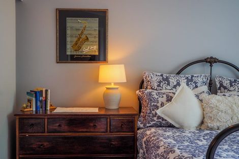 Photo of property in 20 Waikawa Road, Picton, 7220