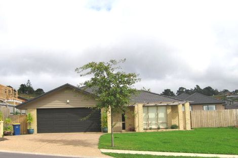 Photo of property in 18 Lake Panorama Drive, Henderson, Auckland, 0612