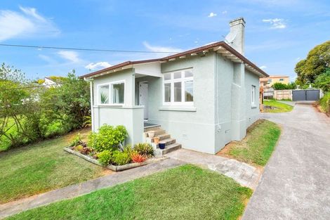 Photo of property in 19 Craigbank Avenue, New Lynn, Auckland, 0600