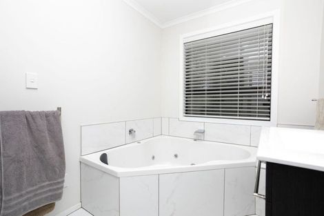 Photo of property in 34 Cowper Road, Dannevirke, 4930