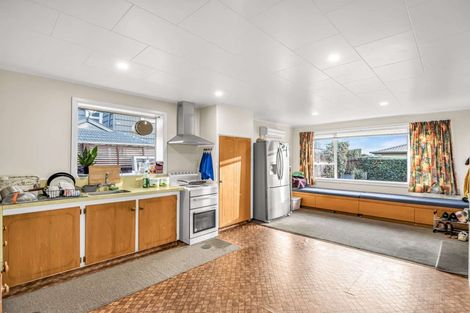 Photo of property in 11 Mottram Street, Redwood, Christchurch, 8051