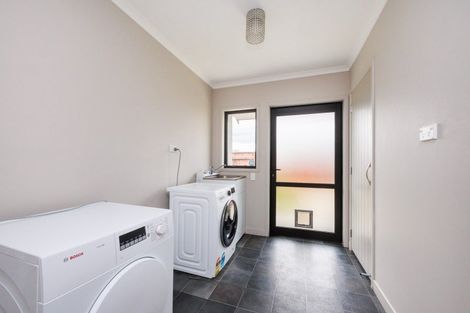 Photo of property in 35 Pegasus Place, Kelvin Grove, Palmerston North, 4414