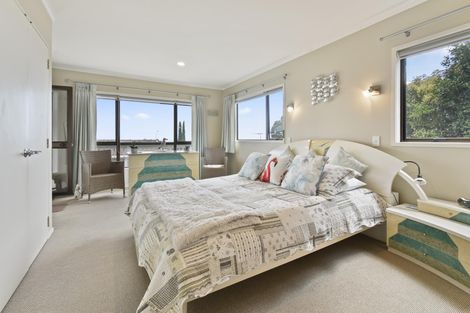 Photo of property in 6a Torkar Road, Clarks Beach, 2122