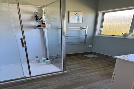 Photo of property in 8 Tahi Road, Paraparaumu Beach, Paraparaumu, 5032