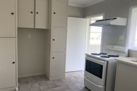 Photo of property in 2/27 Holland Road, Hillcrest, Auckland, 0627