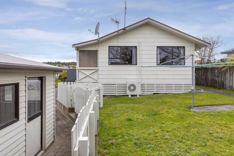 Photo of property in 2 Gladstone Grove, Richmond Heights, Taupo, 3330