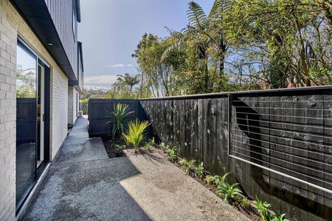 Photo of property in 17 Ara Toutouwai, Karori, Wellington, 6012