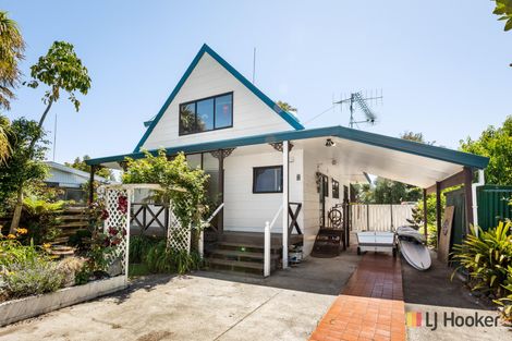 Photo of property in 19 Tatai Road, Bowentown, Katikati, 3177