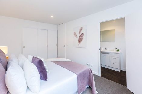 Photo of property in 5 Sunstone Crescent, Brown Owl, Upper Hutt, 5018