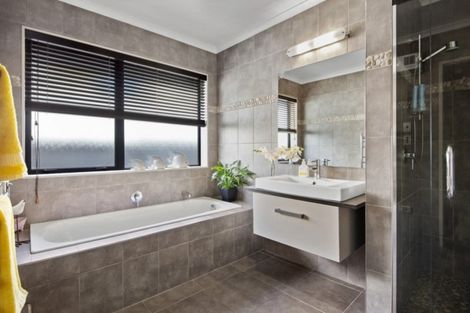 Photo of property in 44 Intrepid Crescent, Beachlands, Auckland, 2018