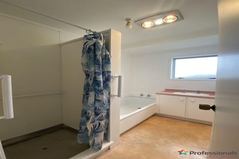 Photo of property in 1 Secretariat Place, Randwick Park, Auckland, 2105