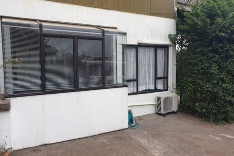 Photo of property in 50 Valley View Road, Glenfield, Auckland, 0629