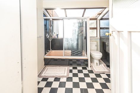 Photo of property in 4 Kings Avenue, Gonville, Whanganui, 4501