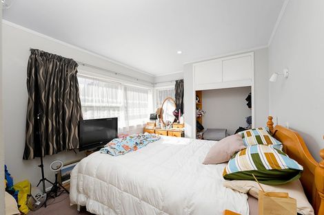 Photo of property in 5 Edgewood Way, Henderson, Auckland, 0612