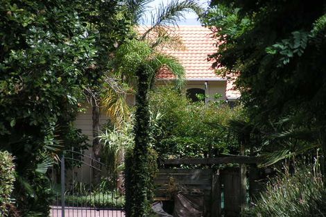 Photo of property in 28 Clarence Road, Northcote Point, Auckland, 0627