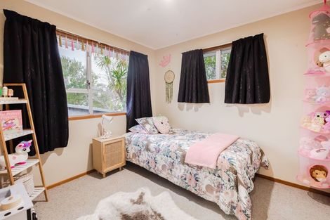 Photo of property in 4 Albemarle Place, Massey, Auckland, 0614