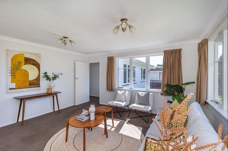 Photo of property in 42 Highbury Drive, Levin, 5510