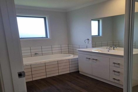 Photo of property in 5 Turnbull Crescent, Wanaka, 9305