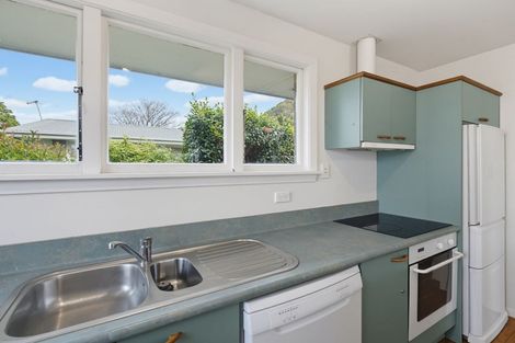 Photo of property in 16 Colesbury Street, Bishopdale, Christchurch, 8053