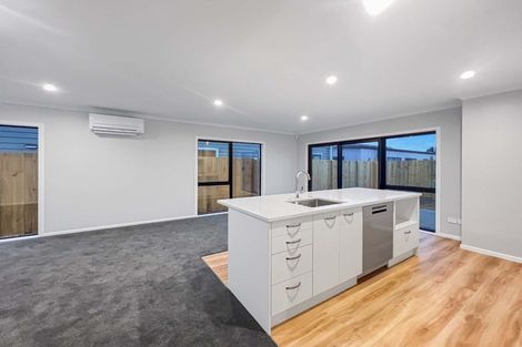 Photo of property in 10 Rotoiti Place, Paraparaumu, 5032