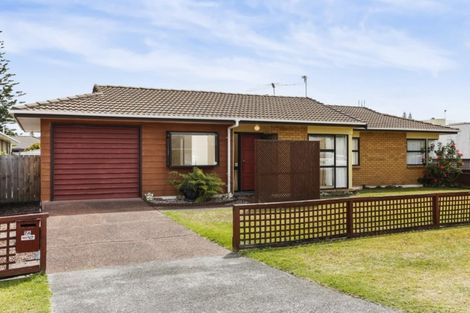 Photo of property in 7a Beach Road, Orewa, 0931