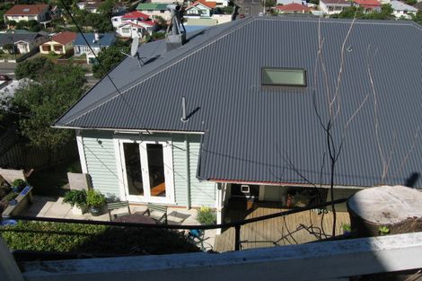 Photo of property in 13 Travancore Street, Island Bay, Wellington, 6023