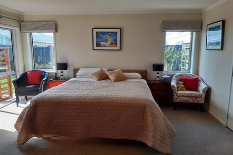 Photo of property in 33 Whakatomo Place, Havelock North, 4130