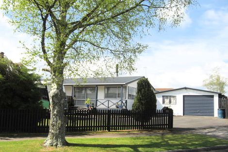 Photo of property in 23 Matthew Place, Kawaha Point, Rotorua, 3010