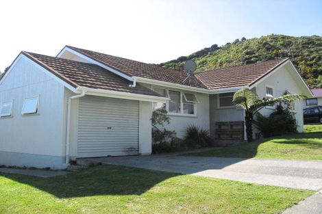Photo of property in 47 Castlerea Street, Wainuiomata, Lower Hutt, 5014