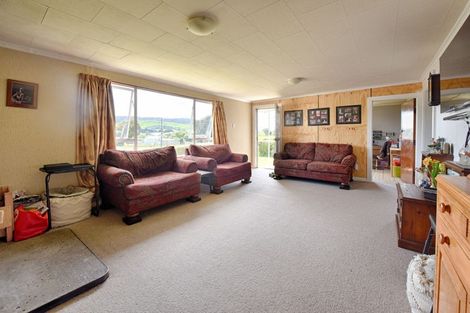 Photo of property in 16 Tokanui Haldane Road, Tokanui, 9884