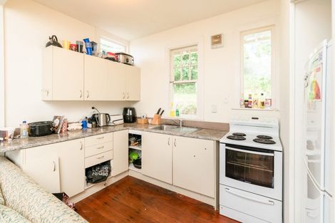 Photo of property in 76a Kelburn Parade, Kelburn, Wellington, 6012