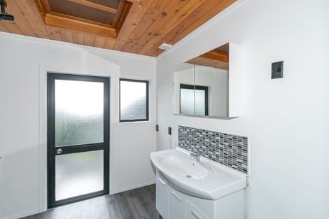 Photo of property in 10 Kakaramea Road, Pirongia, Te Awamutu, 3876