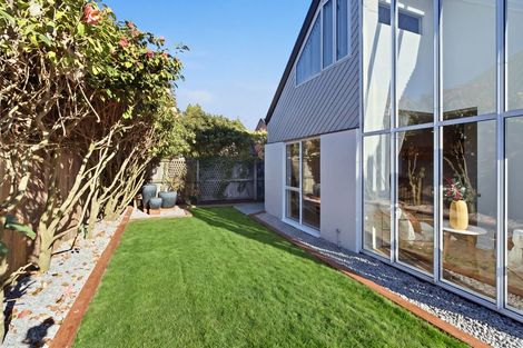 Photo of property in 139 Memorial Avenue, Burnside, Christchurch, 8053