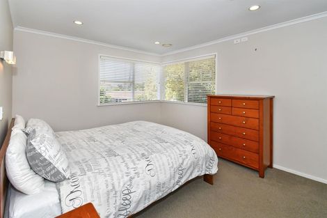 Photo of property in 2 Cheam Place, Pakuranga Heights, Auckland, 2010