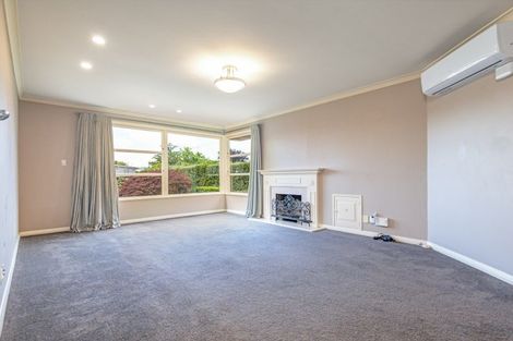 Photo of property in 12 Wigan Place, Hokowhitu, Palmerston North, 4410