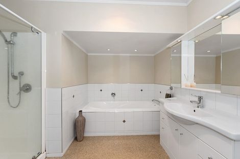 Photo of property in 16 Mcdowall Place, Queenwood, Hamilton, 3210