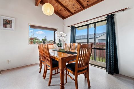 Photo of property in 20 Anglers Way, Wattle Downs, Auckland, 2102