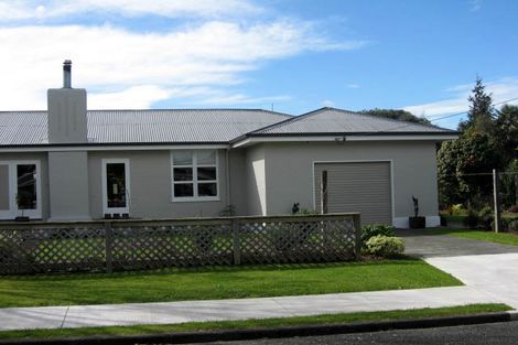 Photo of property in 15 Mcmaster Street, Greytown, 5712