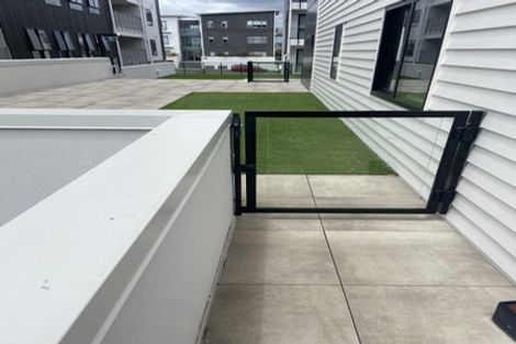 Photo of property in 1/11 Carlos Drive, Flat Bush, Auckland, 2016