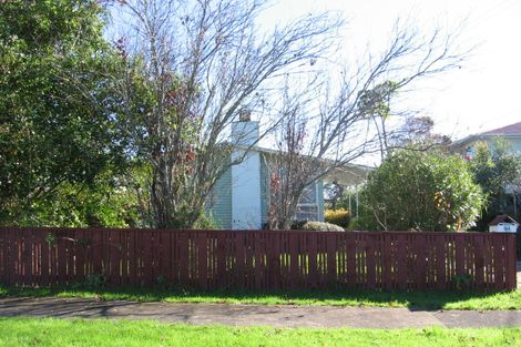 Photo of property in 1/94 Roberts Road, Te Atatu South, Auckland, 0610