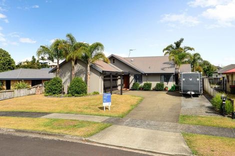 Photo of property in 4 Harrogate Place, Grandview Heights, Hamilton, 3200