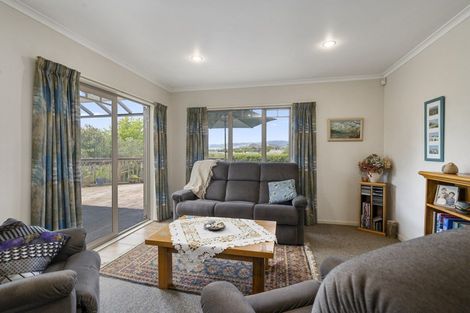 Photo of property in 22 Abby Road, Fitzherbert, Palmerston North, 4410