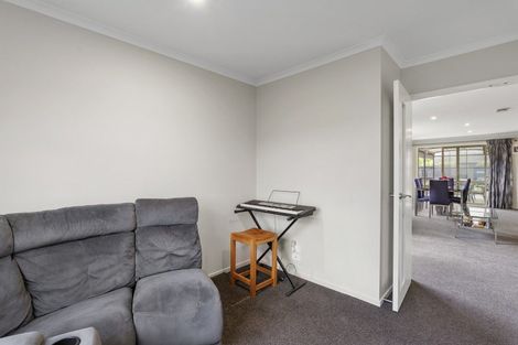 Photo of property in 30 Shillingford Boulevard, Rolleston, 7615