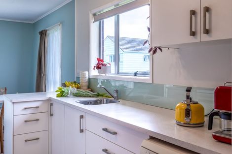 Photo of property in 2/14 Claridge Street, Glen Eden, Auckland, 0602