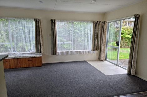 Photo of property in 15 Pokapu Street, Titirangi, Auckland, 0600