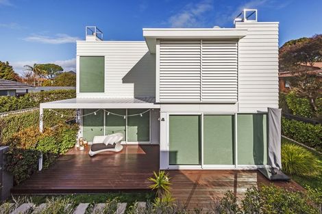Photo of property in 19a Montgomery Avenue, Rothesay Bay, Auckland, 0630