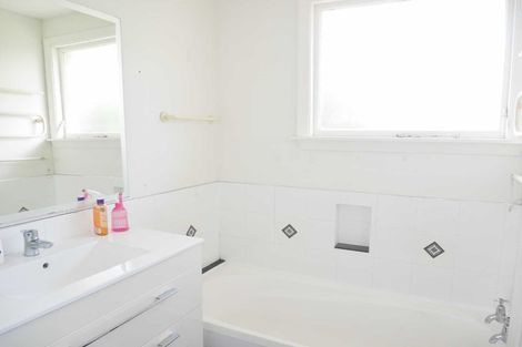 Photo of property in 14 West-watson Avenue, Hillmorton, Christchurch, 8025